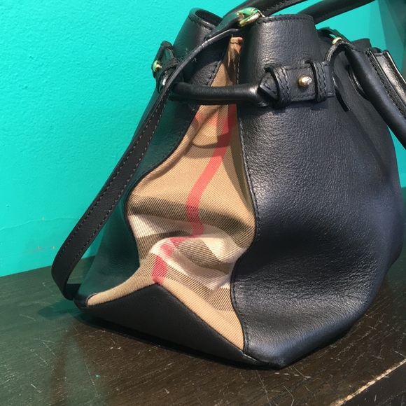 Burberry Bag - Picture 2 of 8